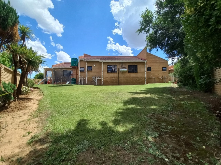 4 Bedroom Property for Sale in Ficksburg Free State